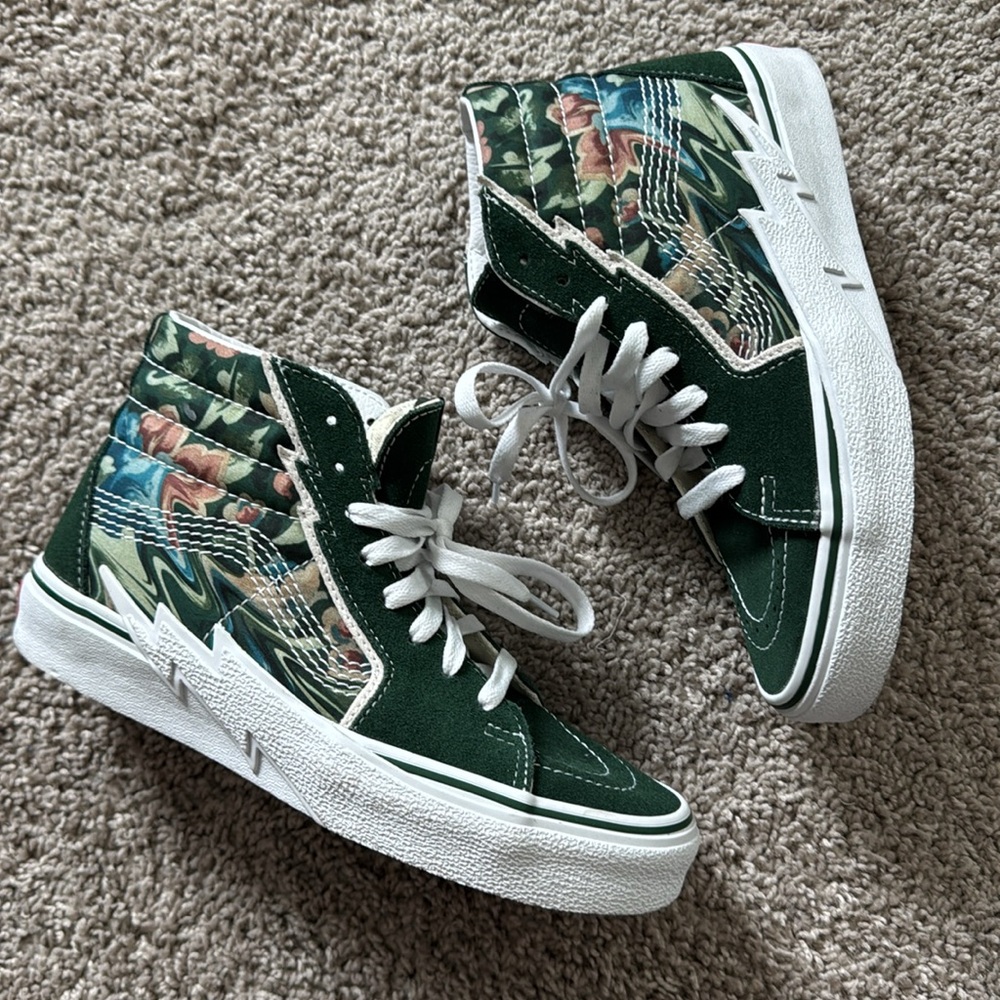 VANS High-Top Sneakers with white bolt - Picture 6 of 8